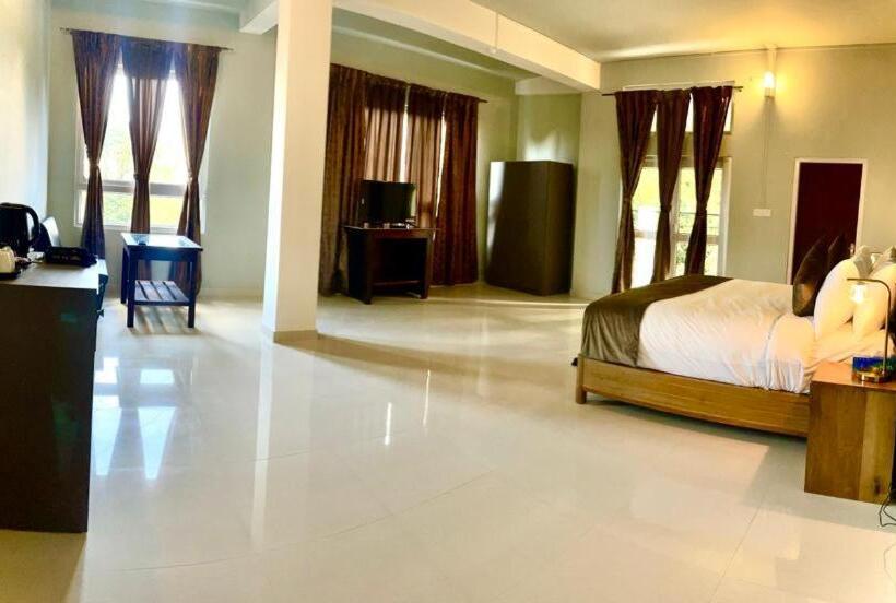 La Colline Resort