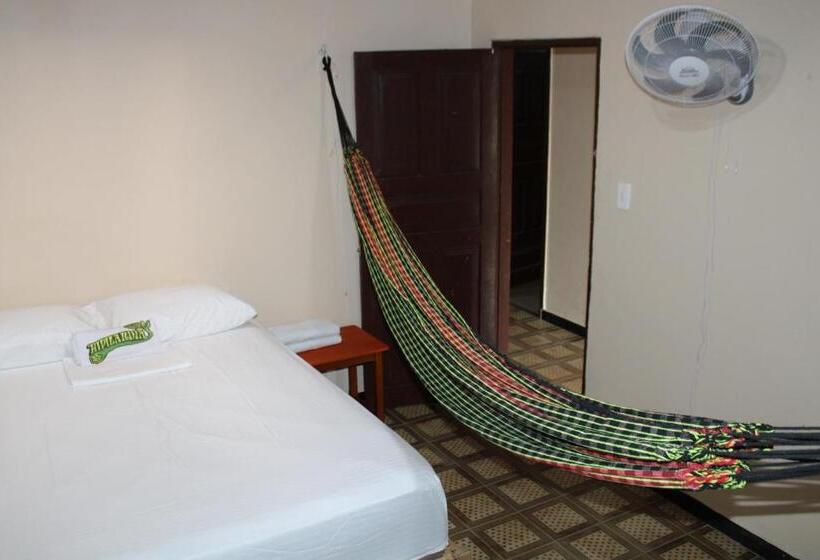 پانسیون Hipilandia Amazonas Hostel