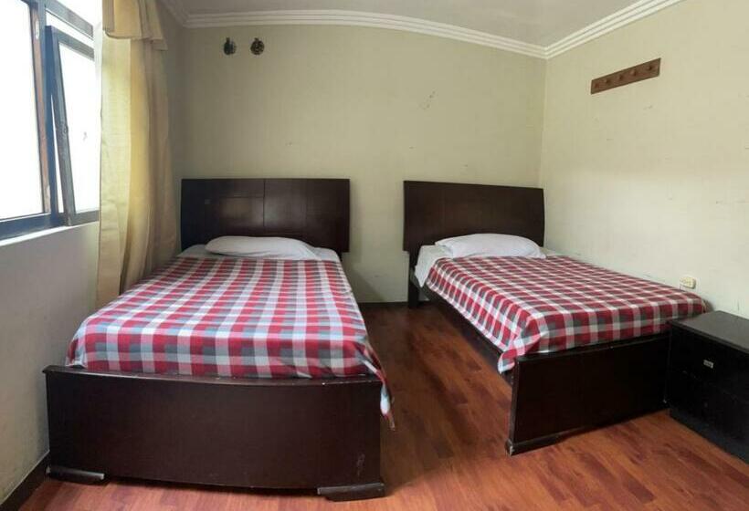 هاستل Alojamientos Hostal Rest House