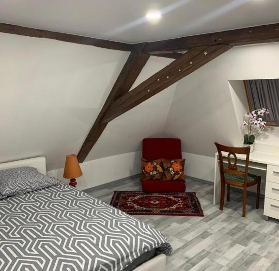 住宿加早餐  Chambre Rustique Avec Double Lit Et Sa Salle De Bain Privée