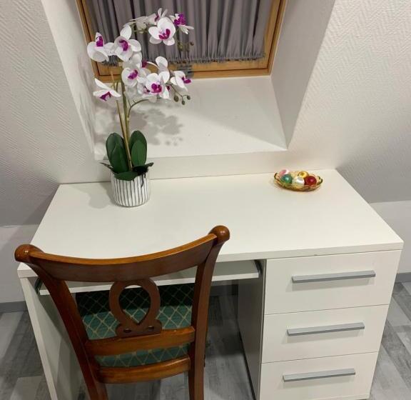 住宿加早餐  Chambre Rustique Avec Double Lit Et Sa Salle De Bain Privée