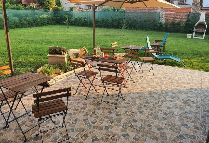 تختخواب و صبحانه La Bolgora Guesthouse