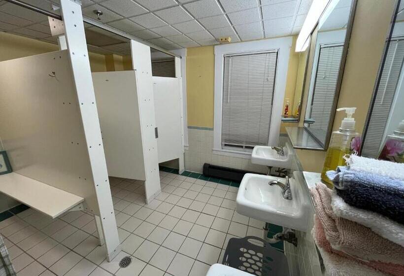 Coho: Conway Hostel