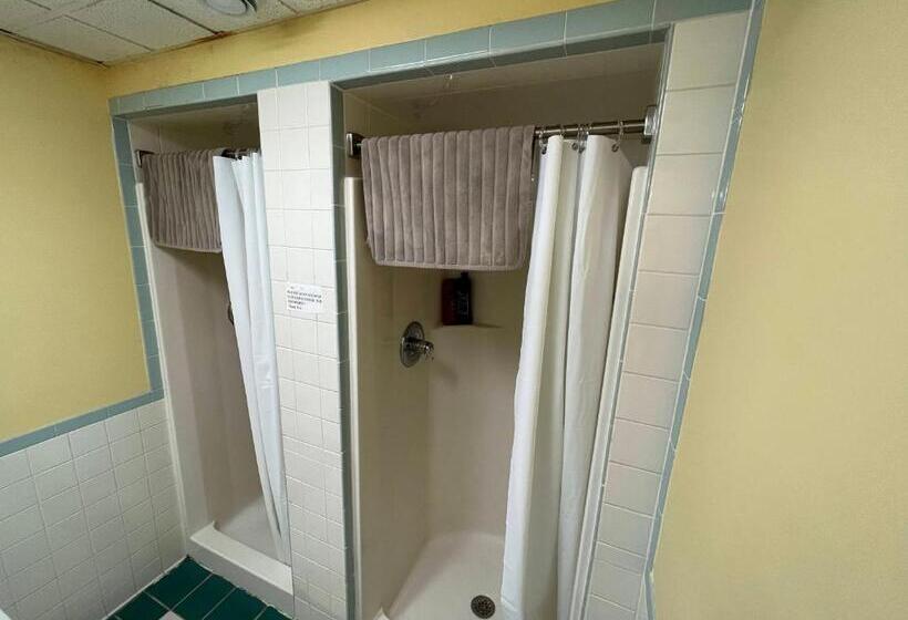 Coho: Conway Hostel