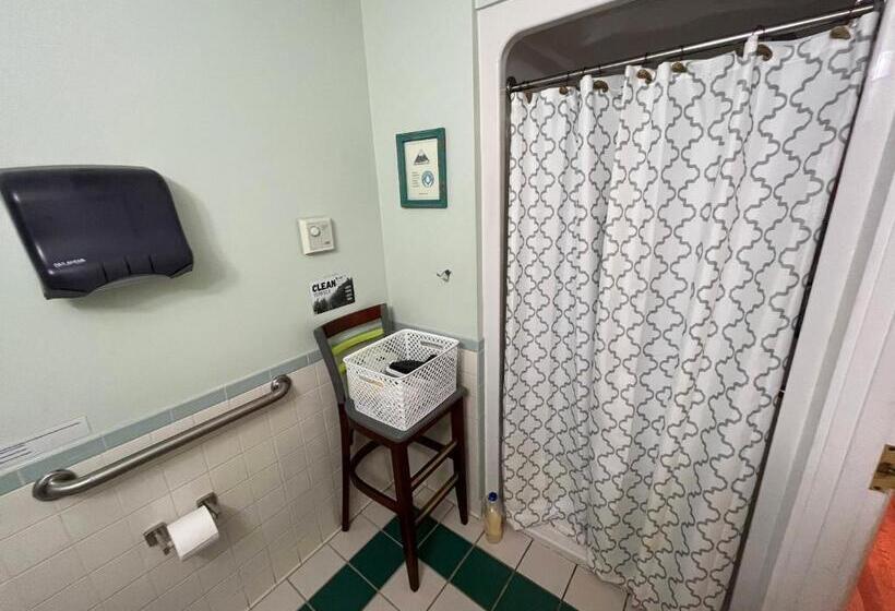 Coho: Conway Hostel