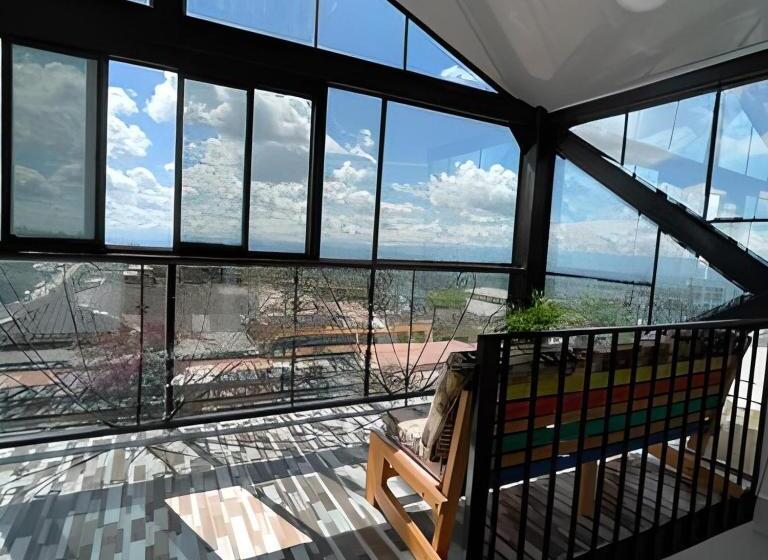 هتل Aaron Filandia