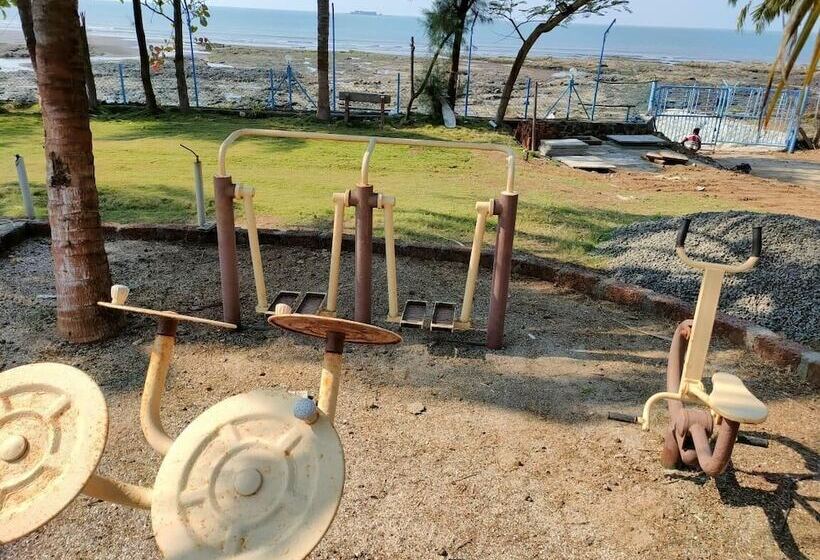 בית מלון כפרי Sea Breeze Beach Resort