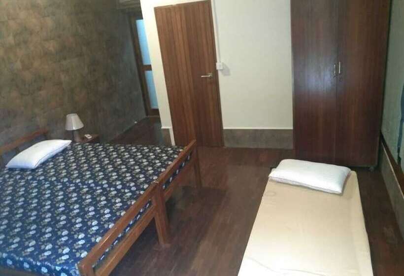 호텔 The Homecoming Farmstay Karjat