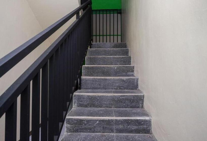 فندق Urbanview Syariah Zidney 3 Salatiga By Reddoorz