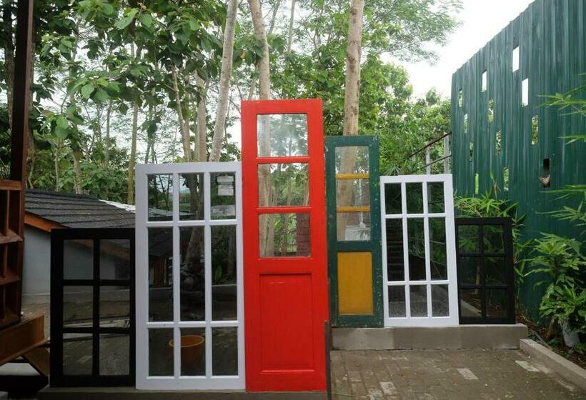 فندق Urbanview Villa Lukulo Kebumen By Reddoorz