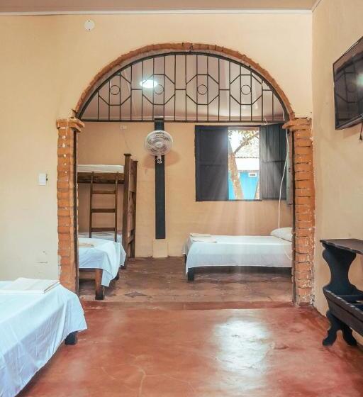 پانسیون Casa Colonial