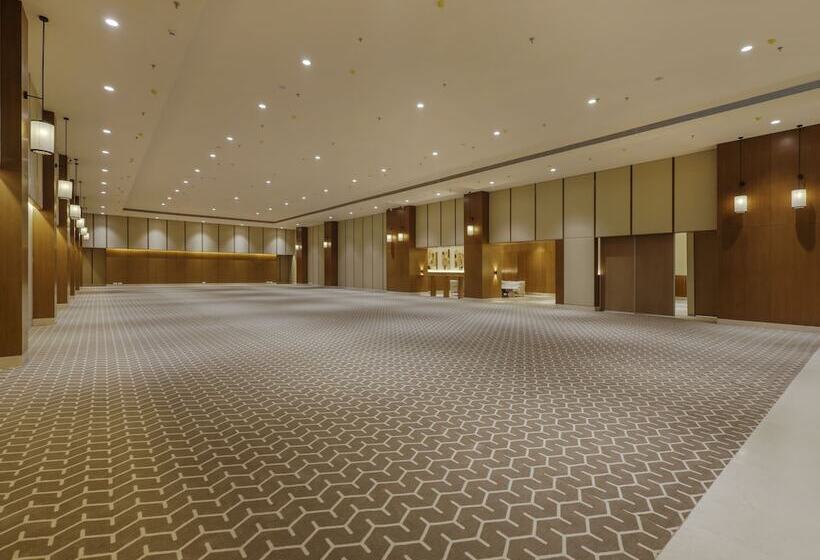 Sunday Hotel Vadodara