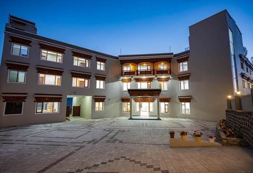 Отель Karma Residency