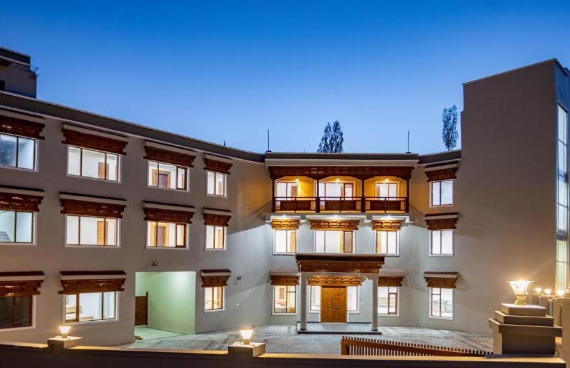 Отель Karma Residency