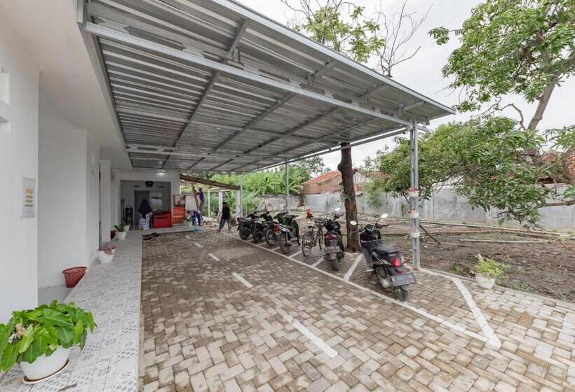 هتل Reddoorz Syariah Near Alun Alun Ciledug Cirebon