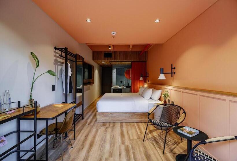 هتل The Somos Bold