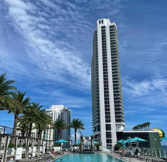 Hyde Beach House Lux Apartment