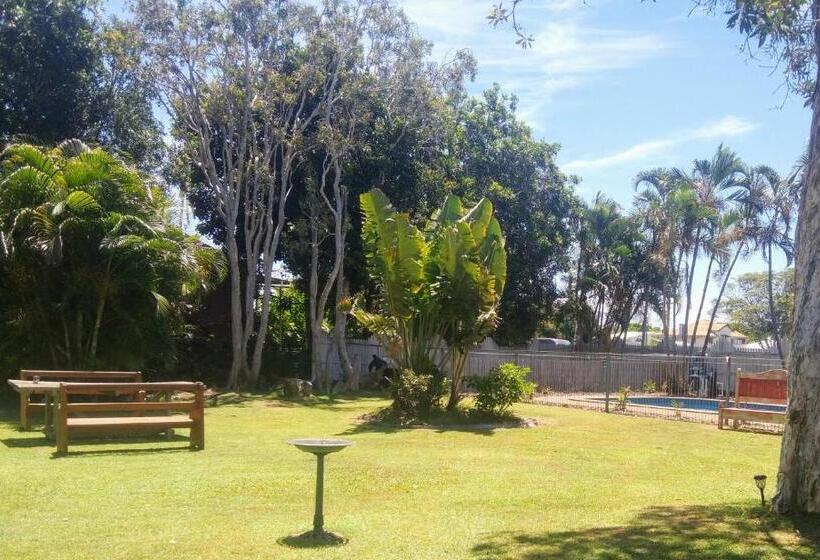 فندق على الطريق Bargara Beach Motor Inn Budget Accommodation Pet Friendly On Application