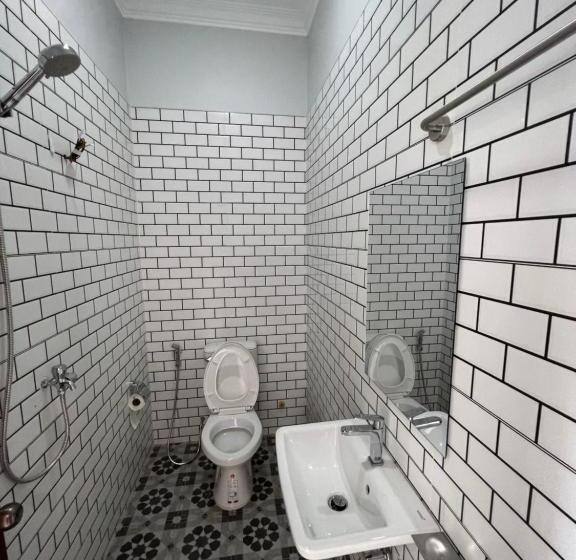 پانسیون Moonshine Guesthouse