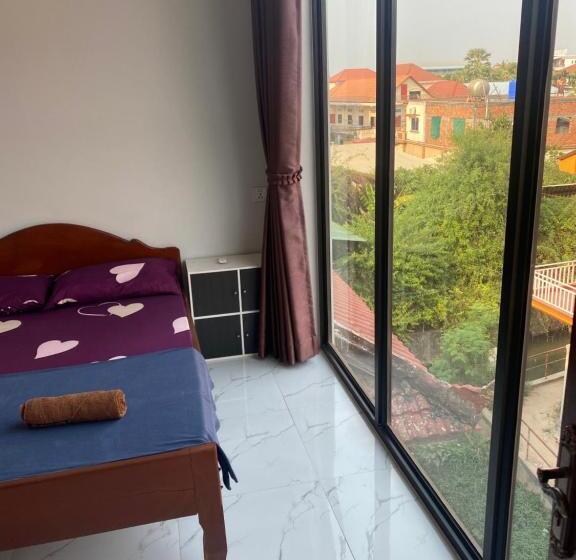 پانسیون Moonshine Guesthouse