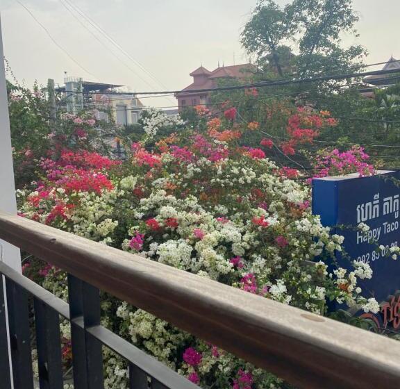 پانسیون Moonshine Guesthouse