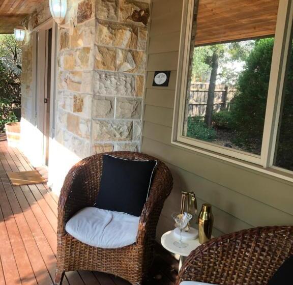 Bed and Breakfast Two Truffles Cottage Accommodation