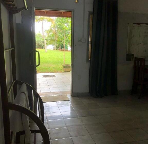 酒店 Amani Lake Resort