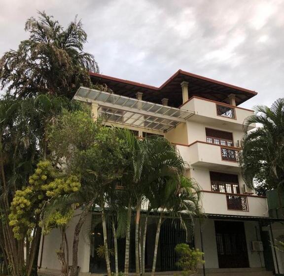 酒店 Amani Lake Resort