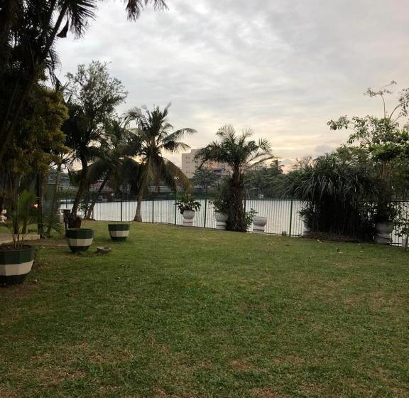 酒店 Amani Lake Resort