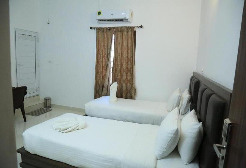 فندق Christian Guest House