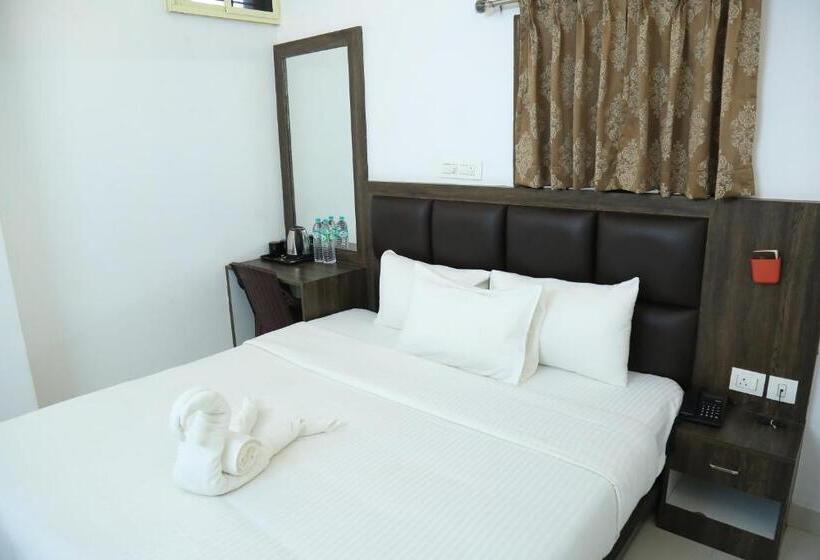 فندق Christian Guest House