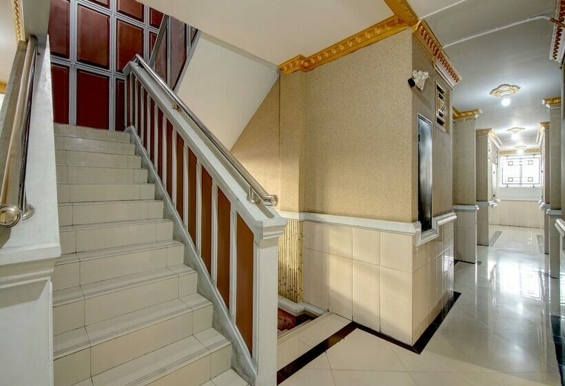 هتل O Fitriaendika Residence Near Pasar Raya Padang