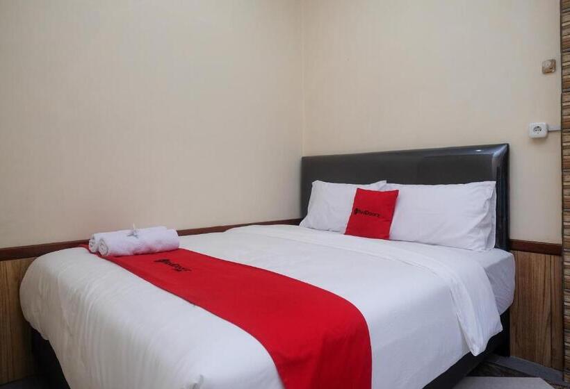 בית מלון כפרי Reddoorz Syariah Near Kampus Unsoed Purwokerto