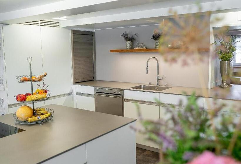 مبيت وإفطار Gästehaus Aemisegg