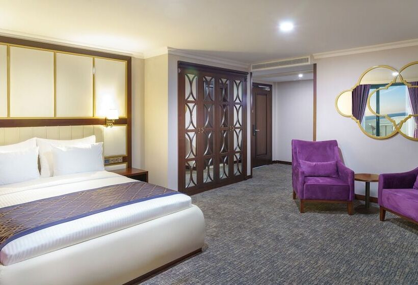 هتل Ramada Plaza By Wyndham Silivri