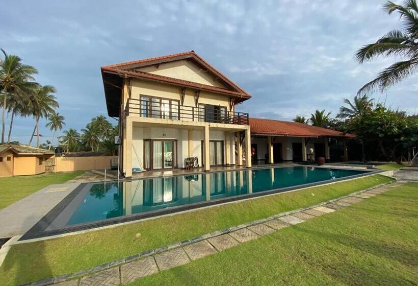 בית מלון כפרי Reef Bungalow