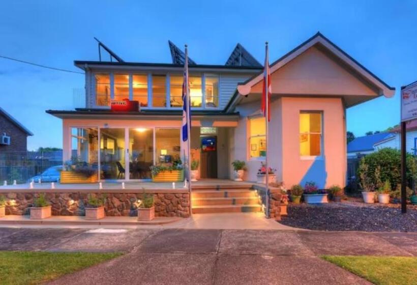 هتل The Dannebrog Lodge