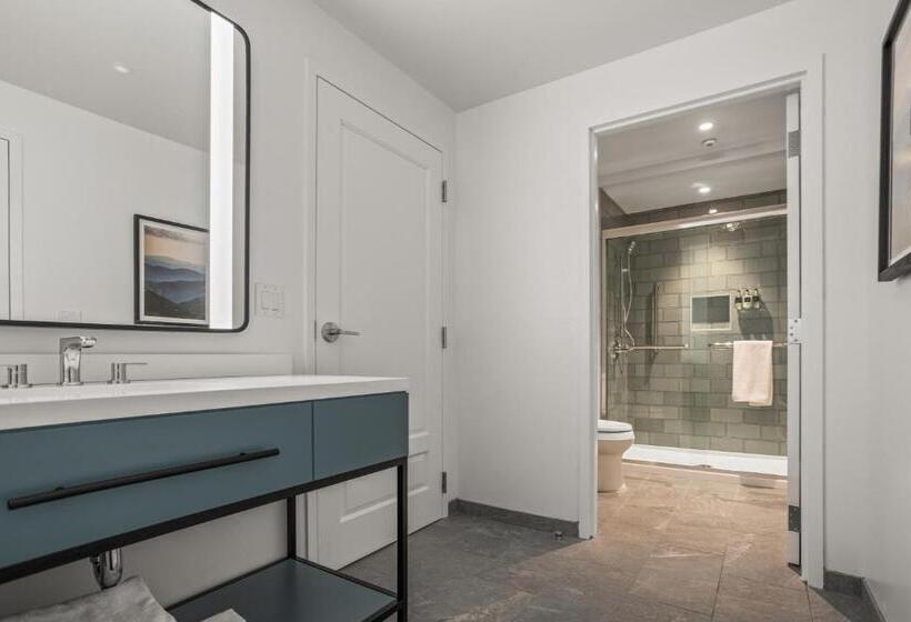 Отель The Highlander