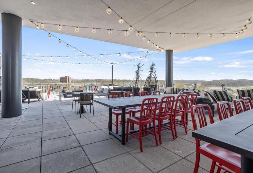 Отель The Highlander