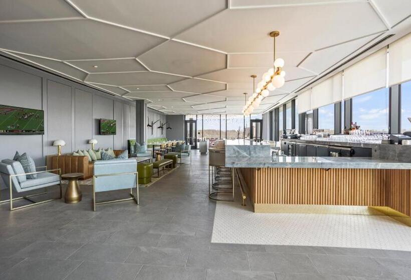 Отель The Highlander