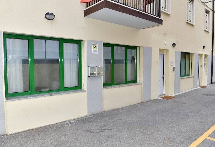 بنسيون A San Lazzaro Rooms