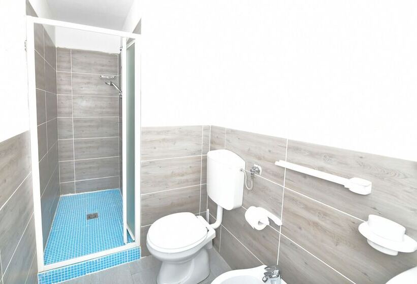 بنسيون A San Lazzaro Rooms