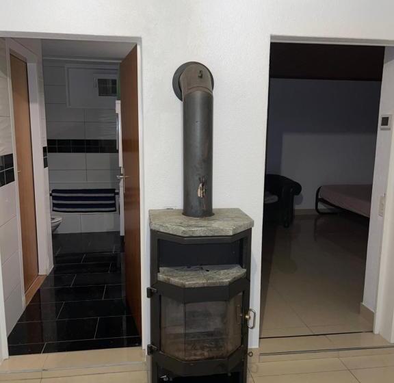 بنسيون 5 Private Rooms Station For Long Term