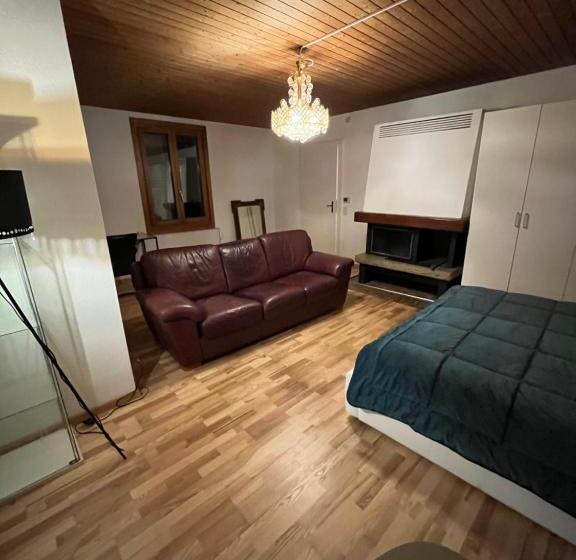 بنسيون 5 Private Rooms Station For Long Term
