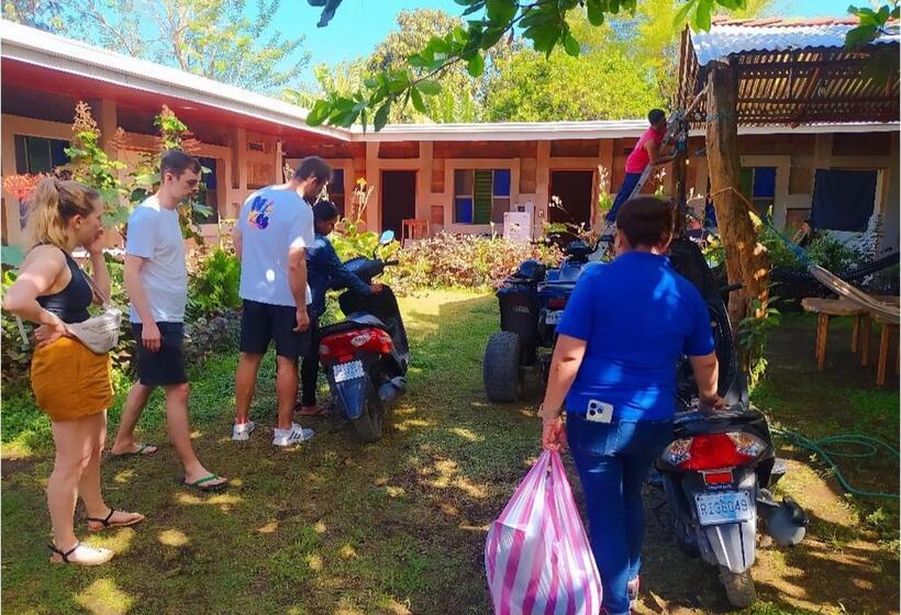 پانسیون Rustic House Hostel