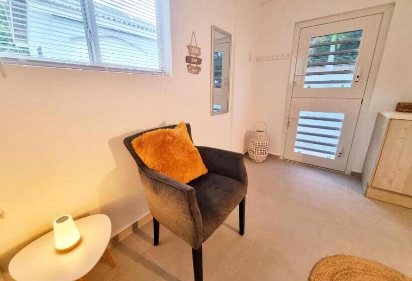 پانسیون Studio Apartment Volterra Curacao