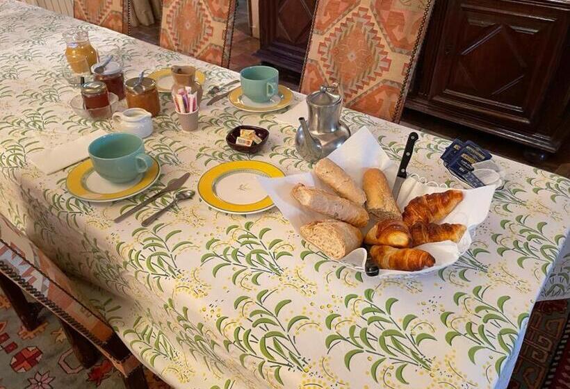 تختخواب و صبحانه Suite Le Quervalat Dans Magnifique Bastide 18eme