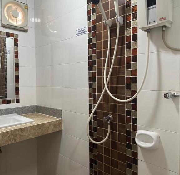 호텔 โรงแรมกู๊ดเรสซิเดนซ์   Good Residence