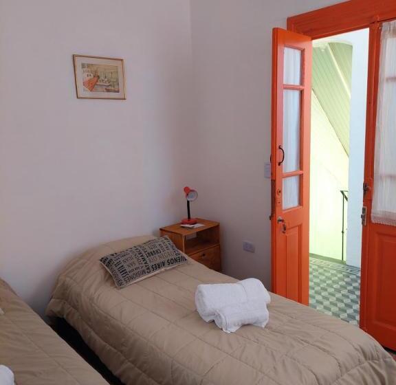 تختخواب و صبحانه Aristobulo