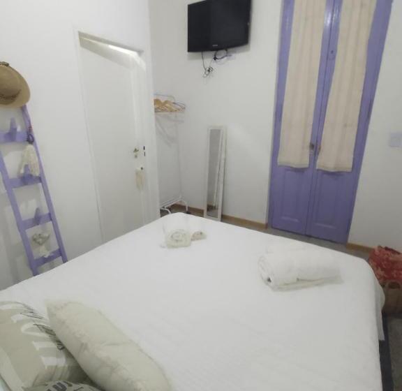 تختخواب و صبحانه Aristobulo